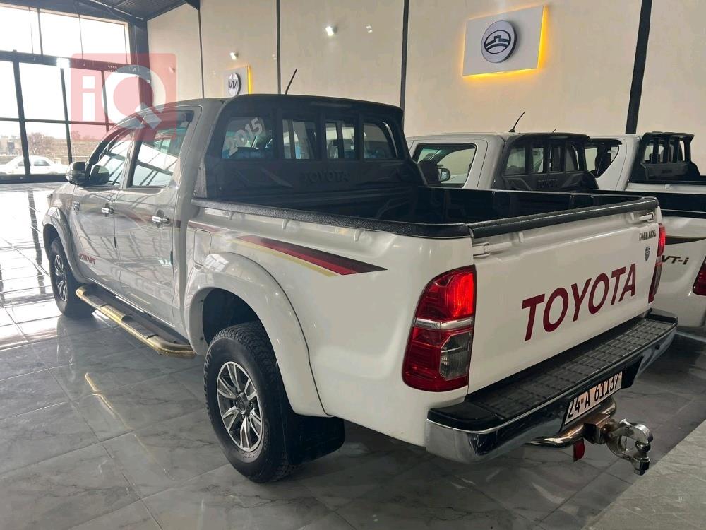 تويوتا هايلوكس